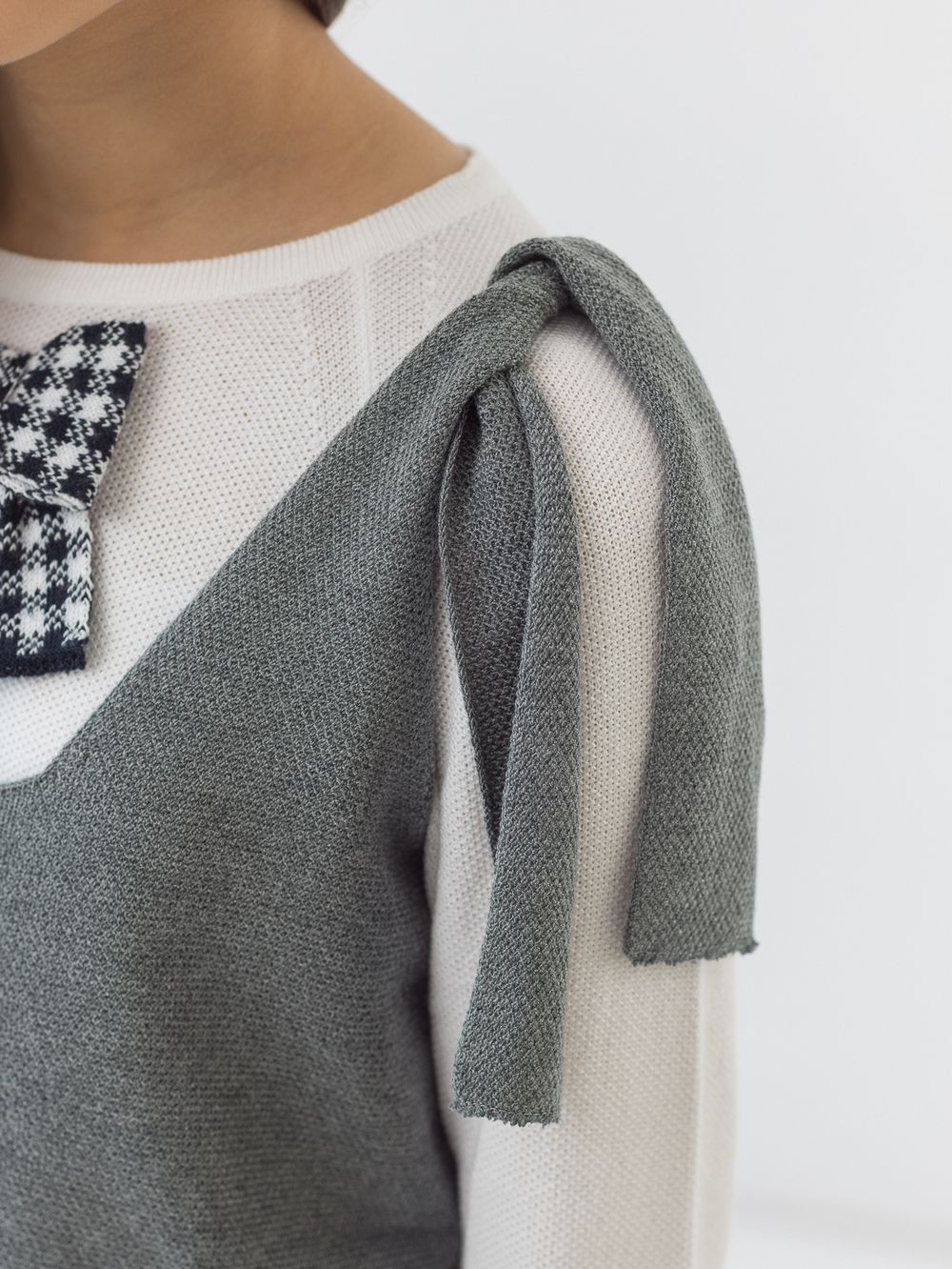 Жилет серый для девочки арт. АТ931