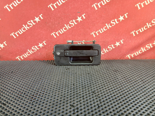 Ручка двери наружная левая 2017г.