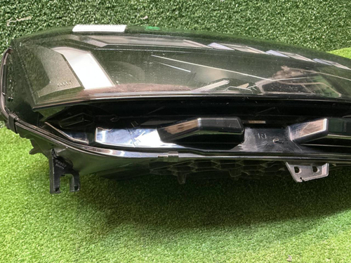 Фара правая Audi A5 2 8W (2019-2025) Laser