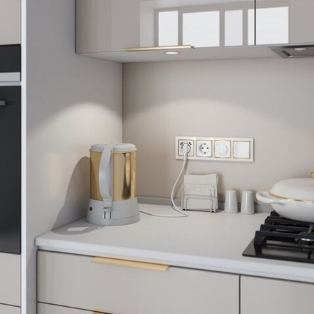 Рамка на 4 поста Snabb (белый/золото)