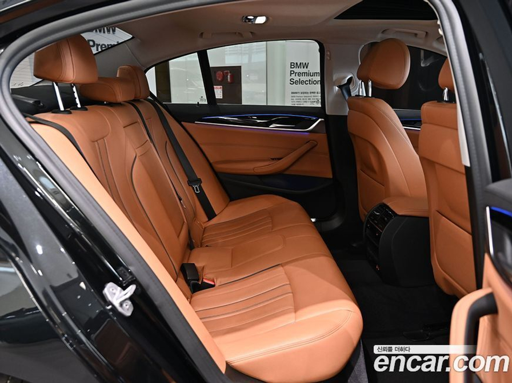 BMW 5 Series (G30) 520i Luxury (02.2020)