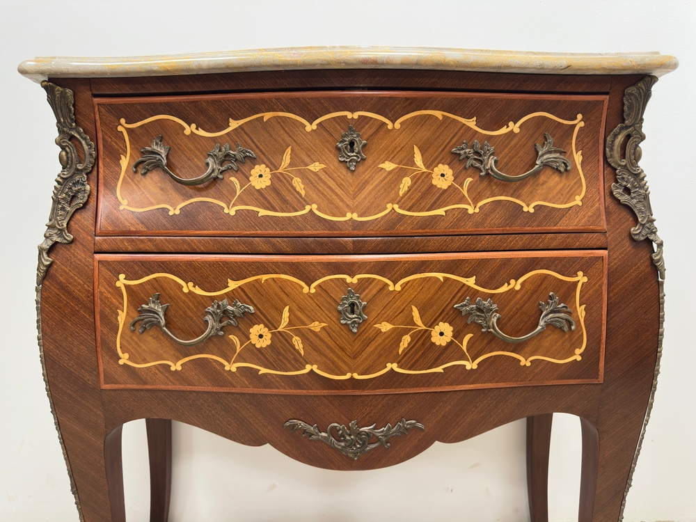 Комод в стиле Людовика XV