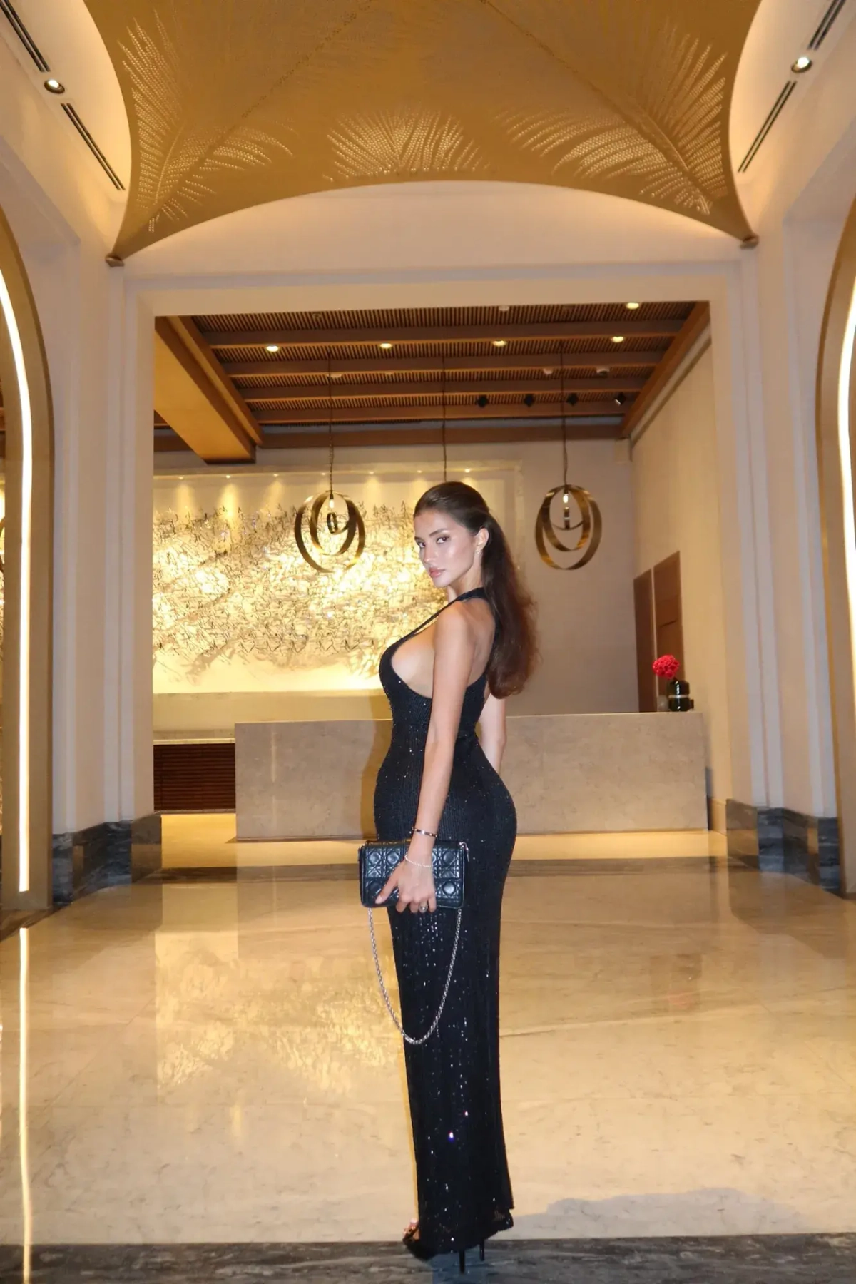 Платье Kendal в пайетках