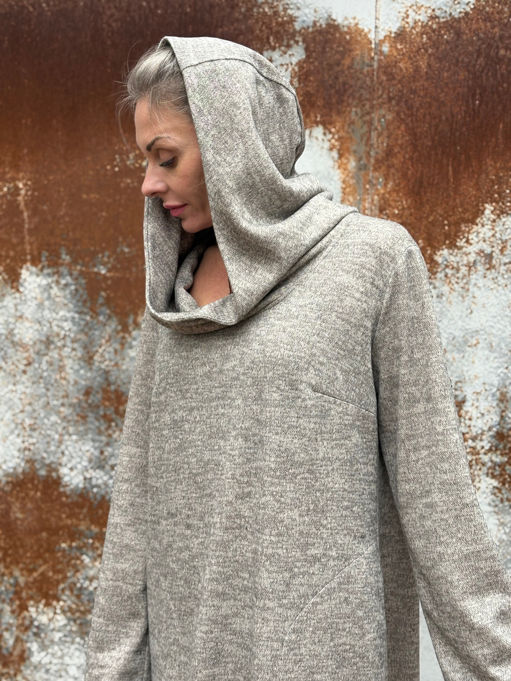 Платье Assassin / не знаем какой это цвет / красивый