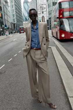 ZARA ШИРОКИЕ БРЮКИ С ЗАЩИПАМИ, ПЕСОЧНЫЙ / ЧЕРНЫЙ