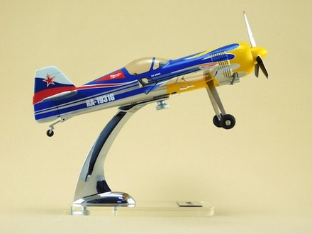 Модель самолета Су-26М2 (М1:30)
