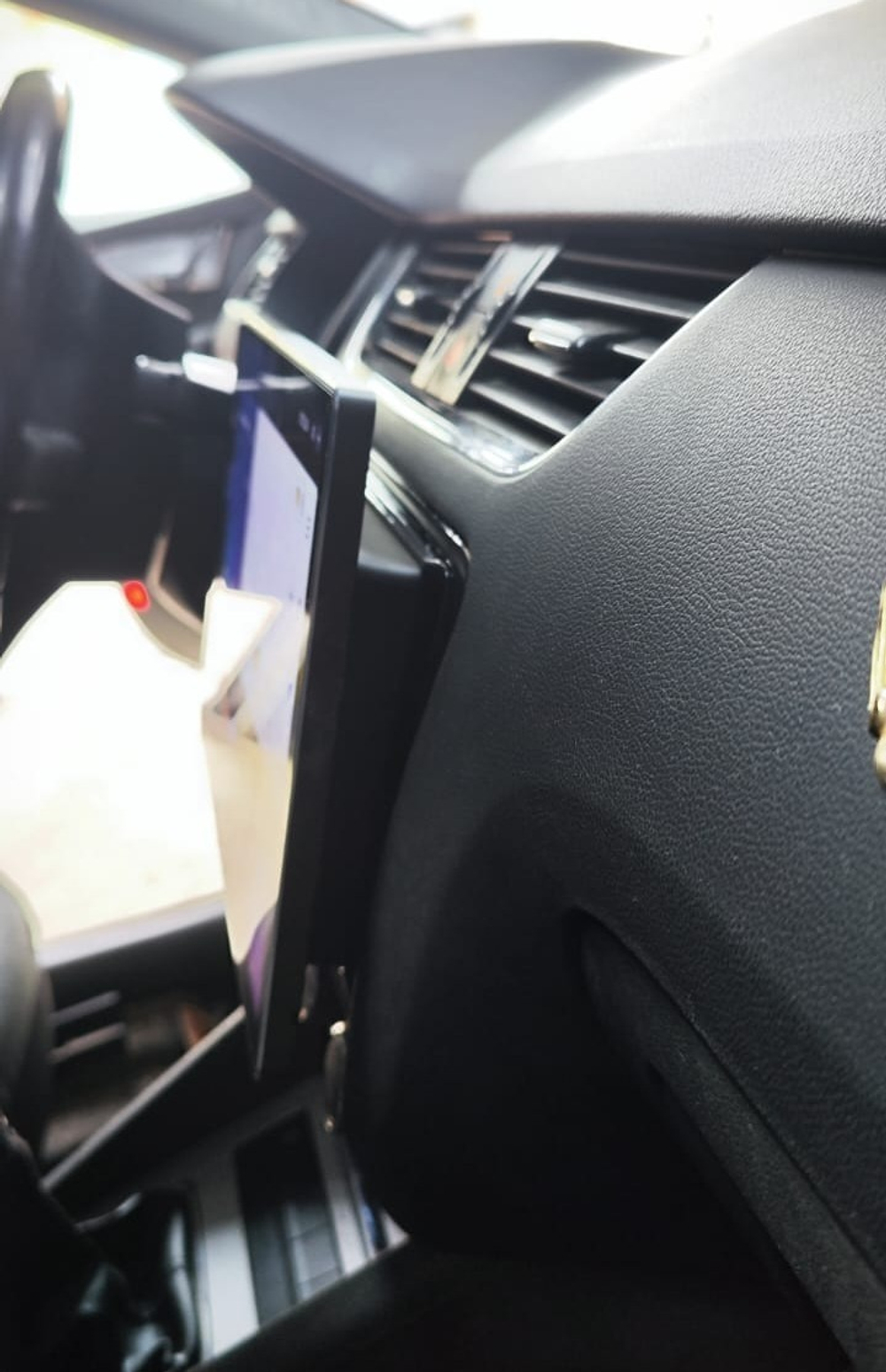 Магнитола для Skoda Octavia A7 2013-2020 - Teyes CC3-2K-360 монитор 13" 2K QLED на Android 10, 6Гб+128Гб, CarPlay, 4G SIM-слот, 4 камеры в комплекте