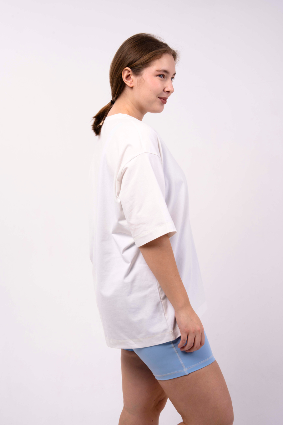 Оверсайз футболка со спущенным рукавом