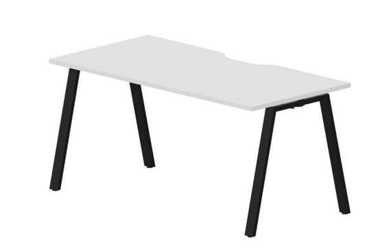 стол Arena 1580х780х750мм (с эргономичным вырезом)