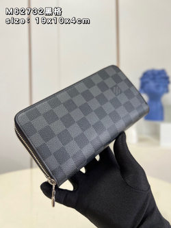 Louis Vuitton Zippy Organizer