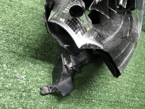 Битая Фара левая Skoda Octavia A8 (2019-2024) LED