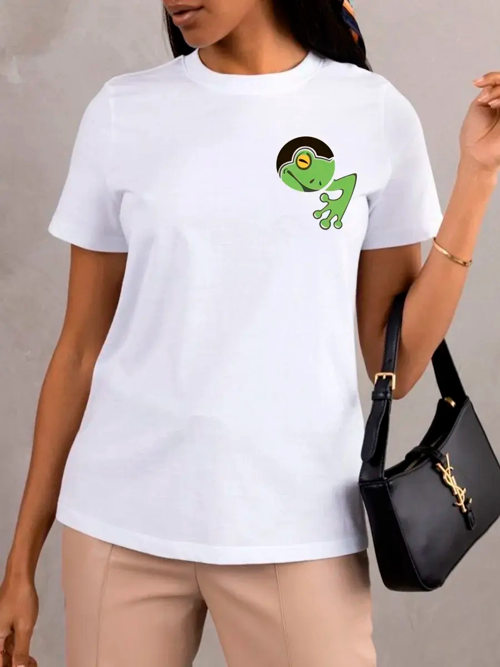 Футболка больших размеров с принтом лягушка