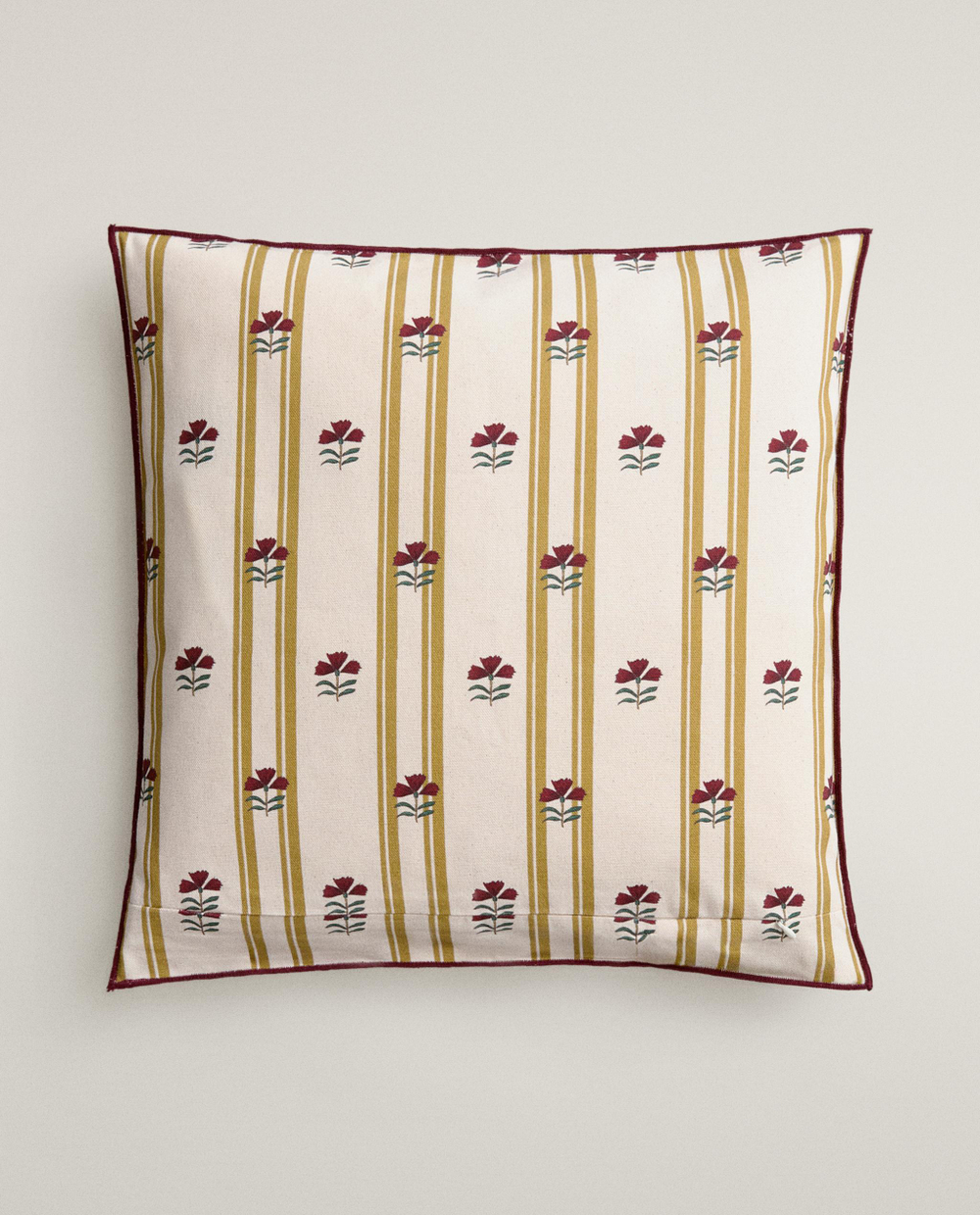 Zara Home наволочка декоративная из хлопка, экрю, в полоску, 45x45 см