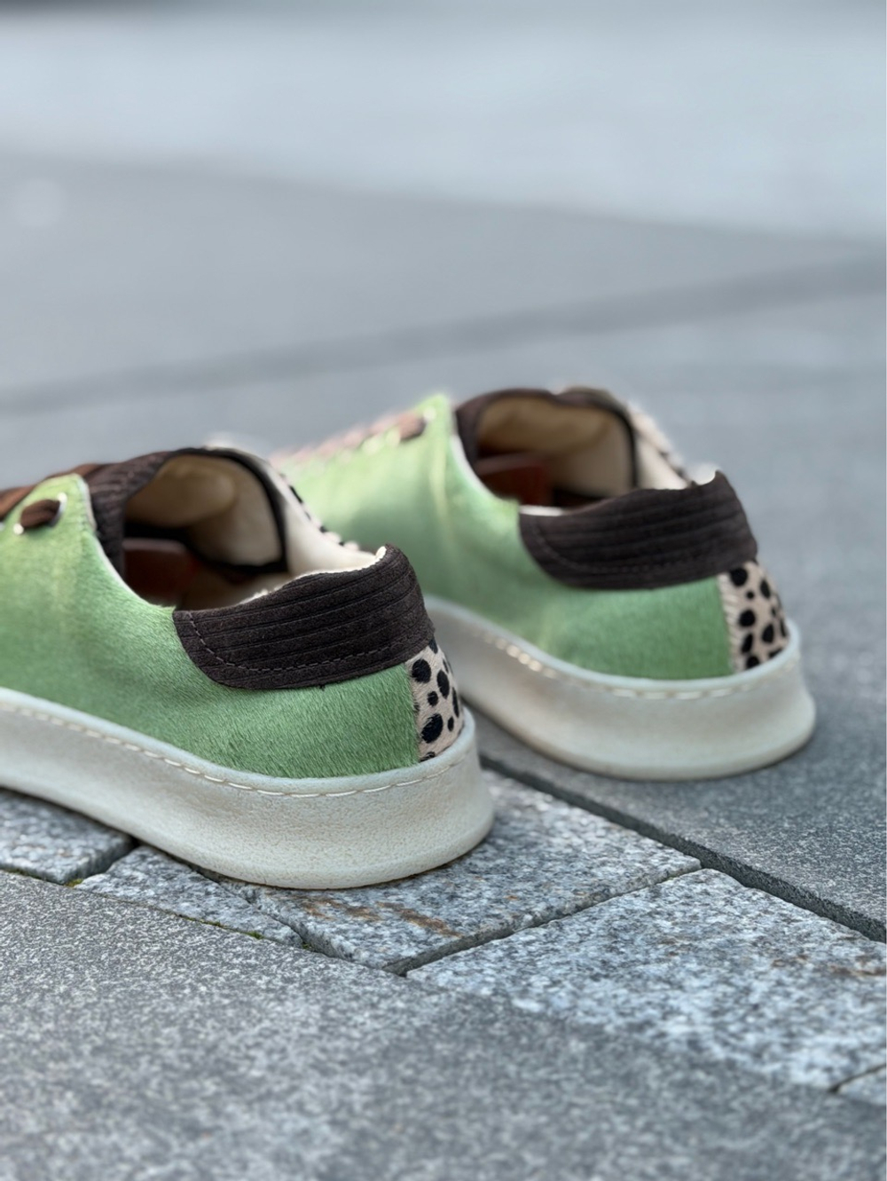 C3 Apple Dots