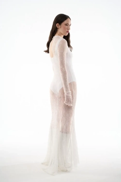 Кружевное облегающее платье