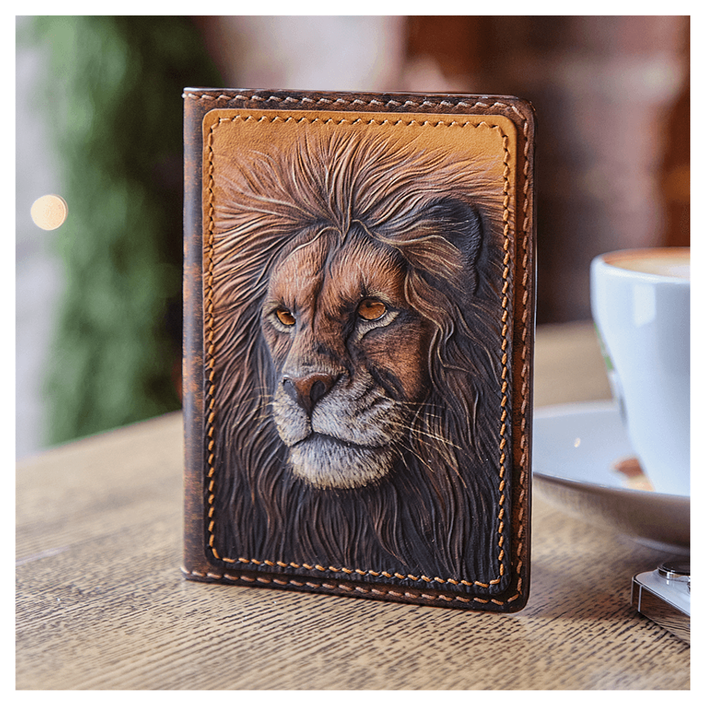Кожаная обложка на паспорт «Лев»