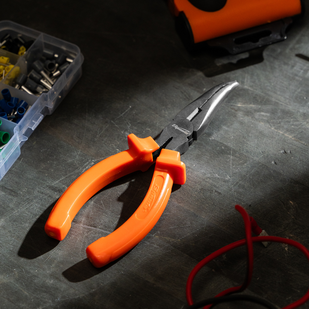 Длинногубцы изогнутые Classic, 160 мм, шлифованные, пластмассовые рукоятки Sparta