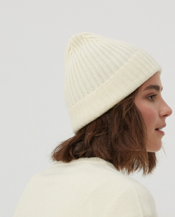 Объемная шапка бини в рубчик