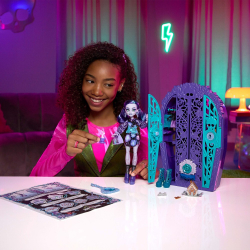 Monster High - Scary Creeps Кукла Твайла + аксессуары HYT74