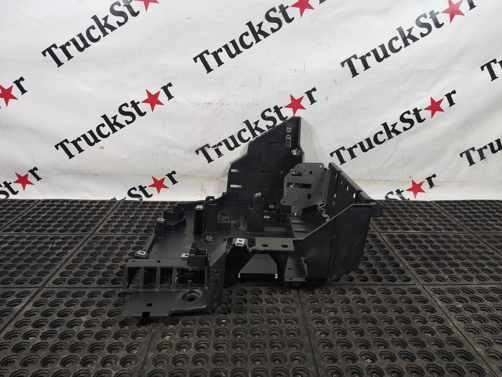 Кронштейн крепления торпедо