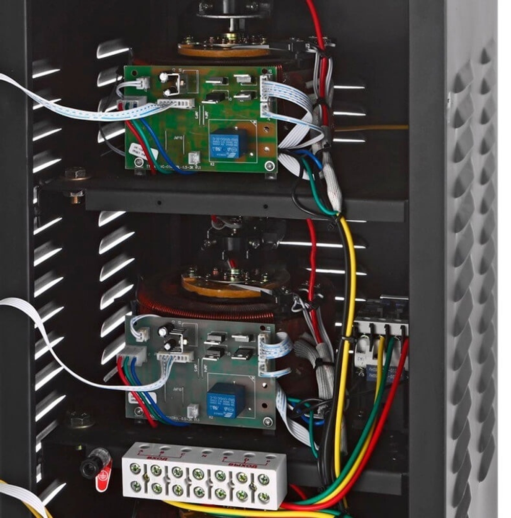 стабилизатор напряжения Ресанта ACH-45000/3-ЭМ