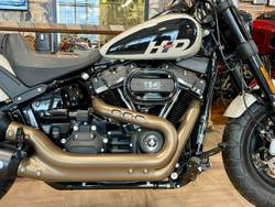 Harley-Davidson Softail Fat Bob 114 (White Sand Pearl) 