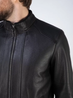 Кожаная куртка демисезонная