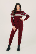 Спортивный костюм с широкими манжетами недорого