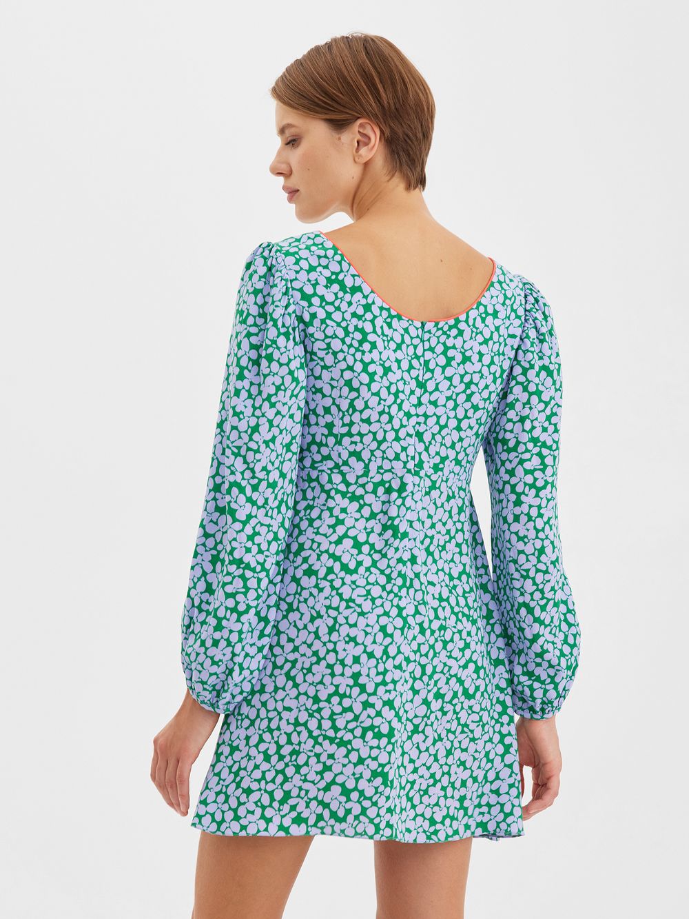 Платье мини с фигурным лифом "Фиалки"