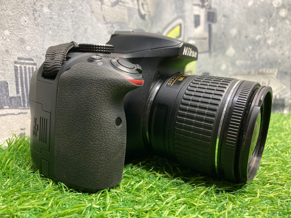Nikon D3400 Kit AF-P DX 18-55mm G VR 18300 кадров