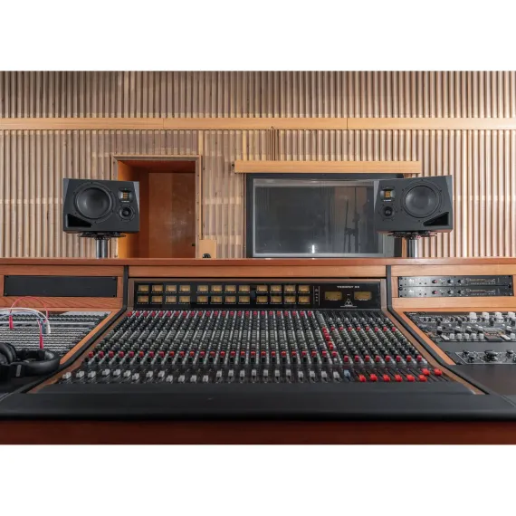 ADAM AUDIO A8H Left