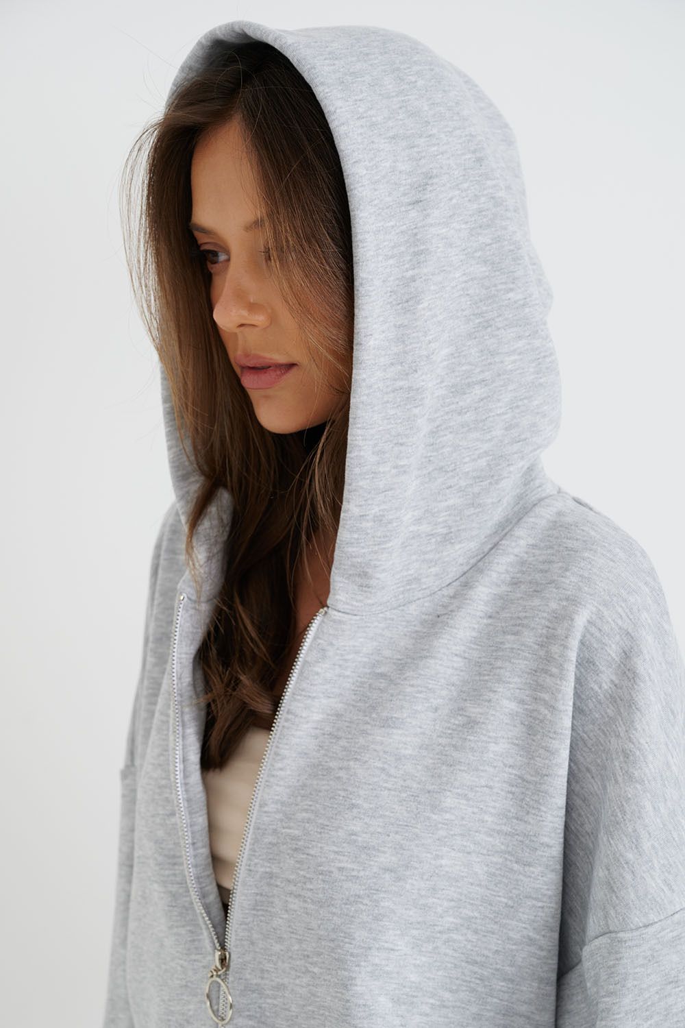 Укороченное худи на молнии цвета серый меланж