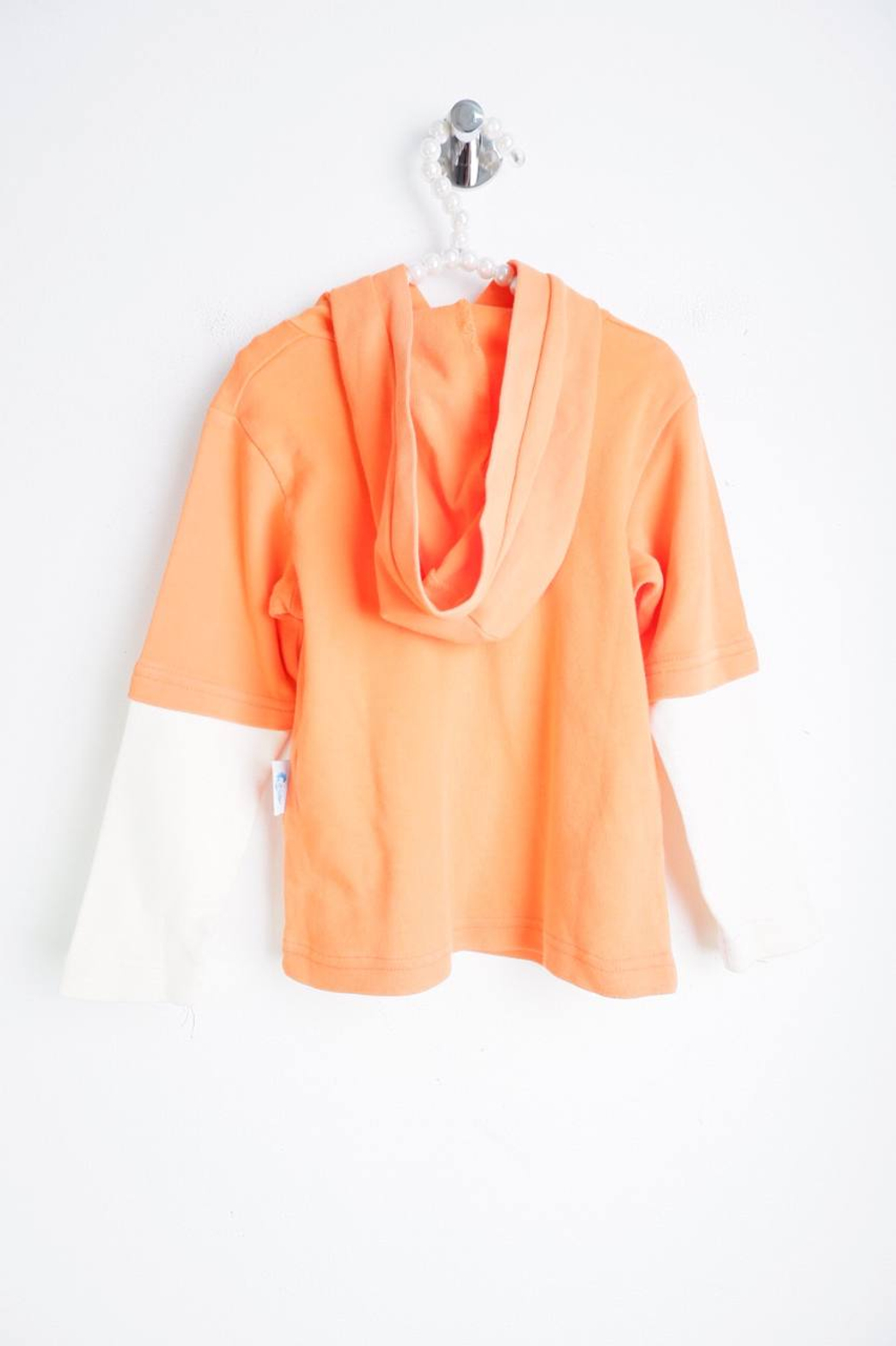 Лонг яркого цвета, визуально на 3 года