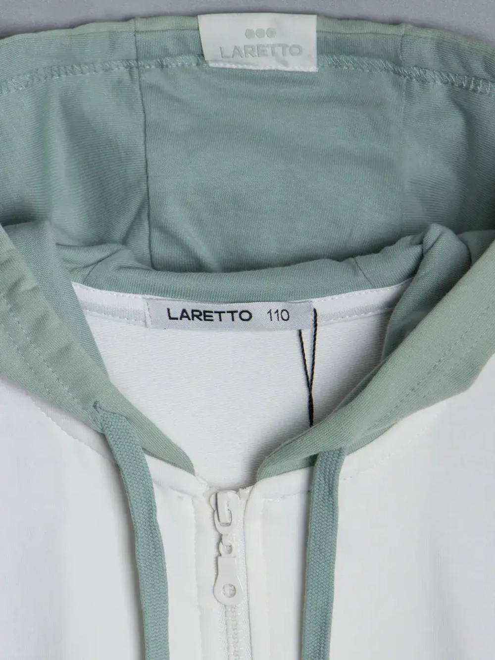 Спортивный костюм для девочки в школу