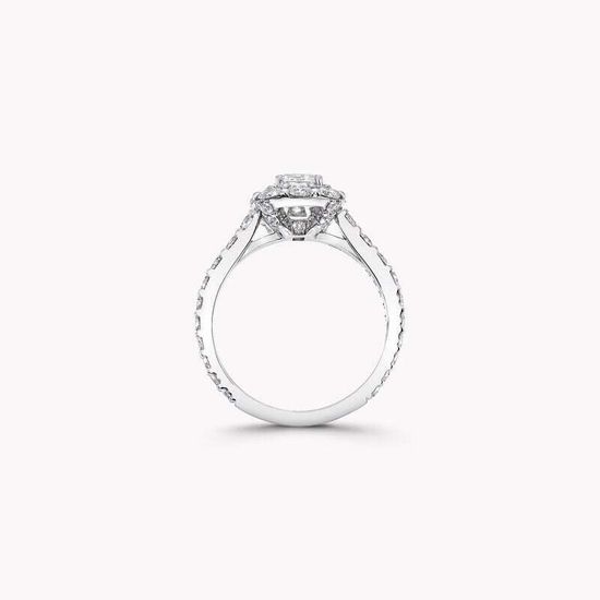 Кольцо Graff Icon Emerald Cut Diamond Engagement Ring