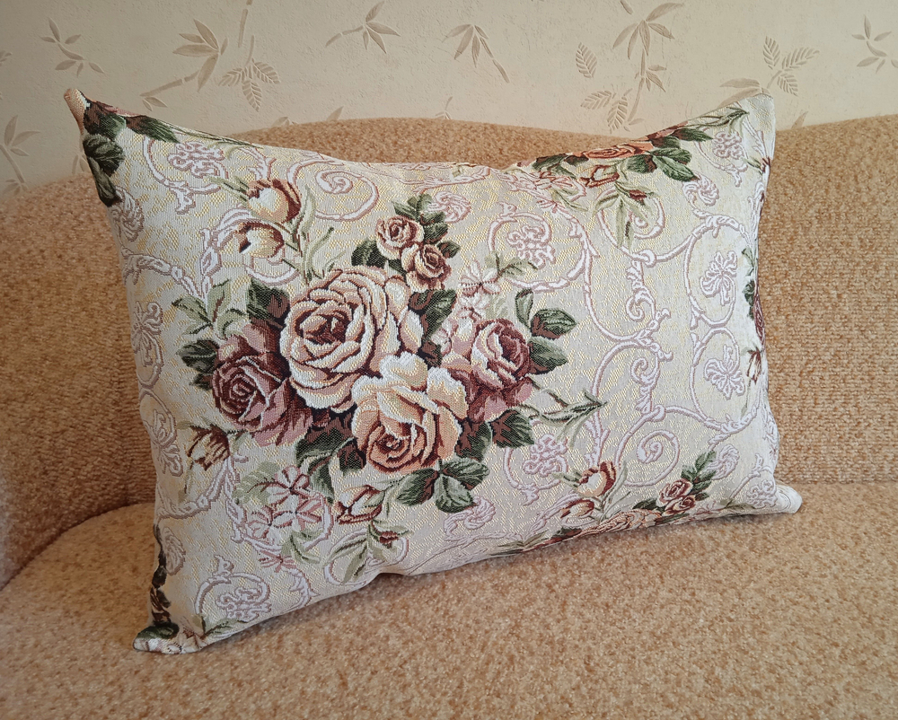 Декоративная гобеленовая наволочка для интерьерной подушки Версаль 2627 68х47