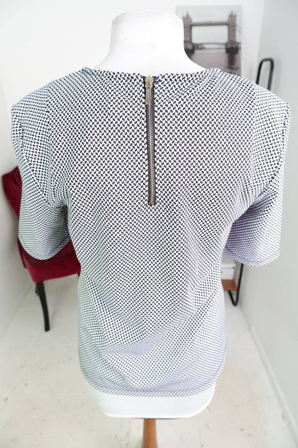 Блузка Concept Club лаконичная, маркировка L, визуально на 48 размер