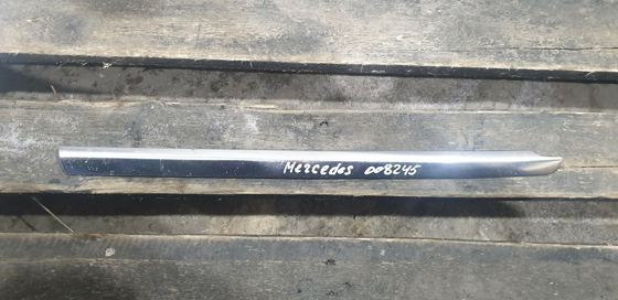 Накладка стекла заднего левого Mercedes GLC (X253) 15-нв Б/У Оригинал A2536700122