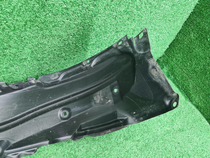 Подкрылок передний левый Land Cruiser 200 (15-21)