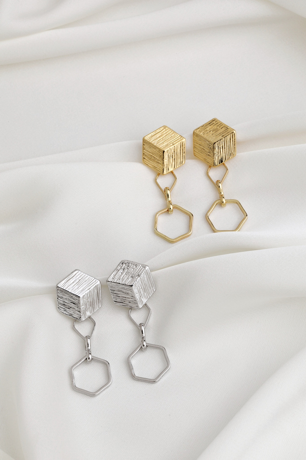 Серьги пуссеты HEXAGONE