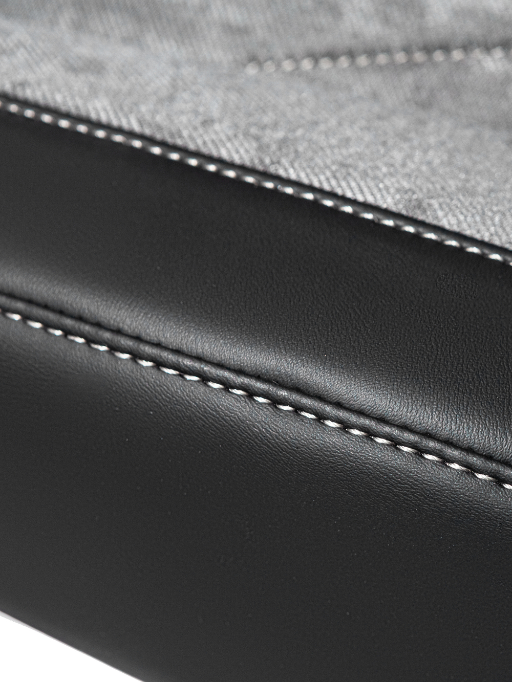 Чехлы Люкс Scania 5 серия 2 высоких сиденья (экокожа, черный, серая вставка)