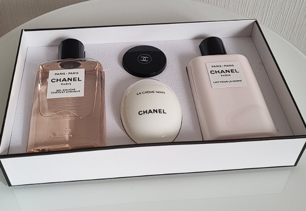 Набор косметики Chanel (повреждена коробка - фото №2)