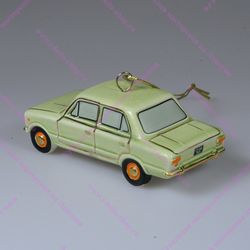 Фарфоровая ёлочная игрушка автомобиль Копейка