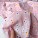 Фактурный хлопок Ромашки на розовом фоне