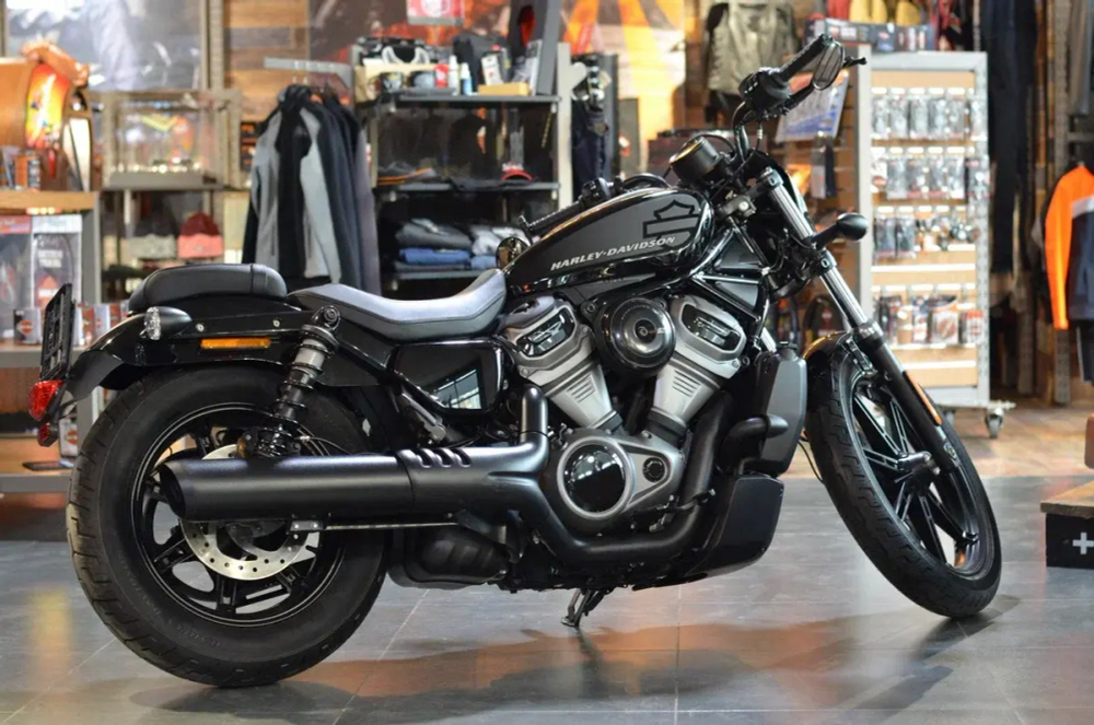 Nightster 975 Harley-Davidson "BLACK" 2022