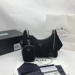 Сумка Prada Re-edition 2000 из нейлона и кожи