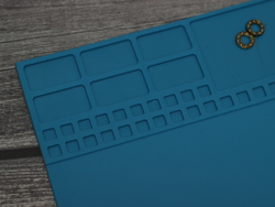 Резиновый коврик для разборки и пайки 350*250 Ковр2