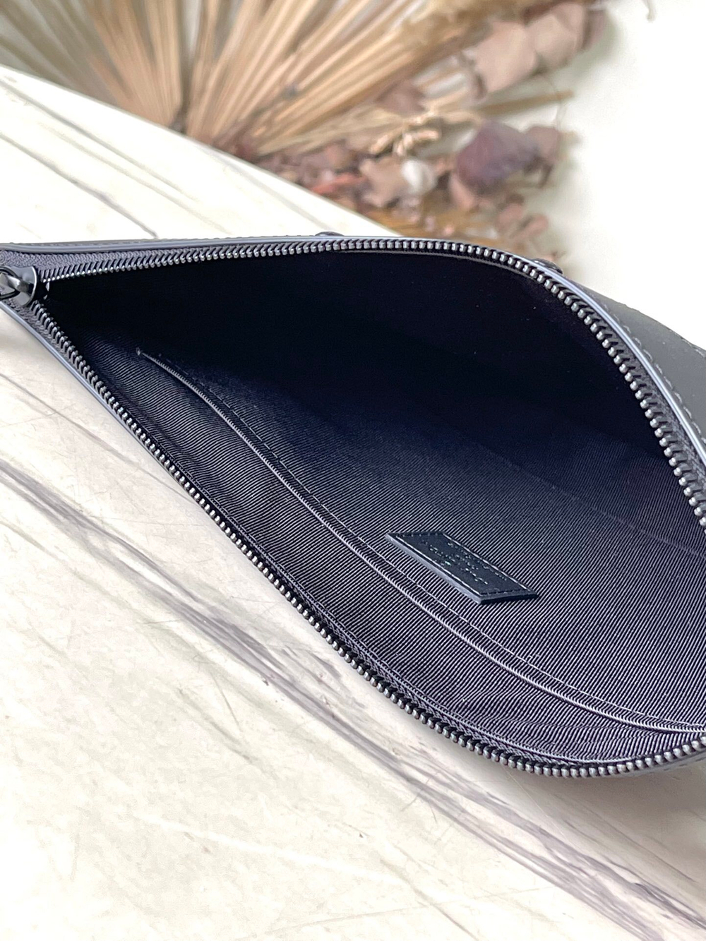 Louis Vuitton Pochette To-Go
