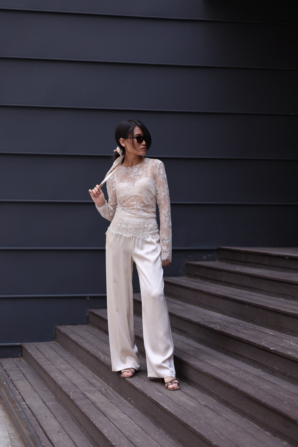 лонгслив из кружева