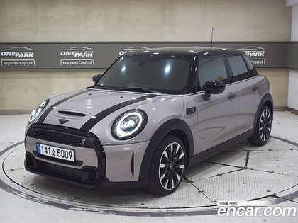 Mini Cooper S 5 даерей Classic Lunchpack (06.2022)